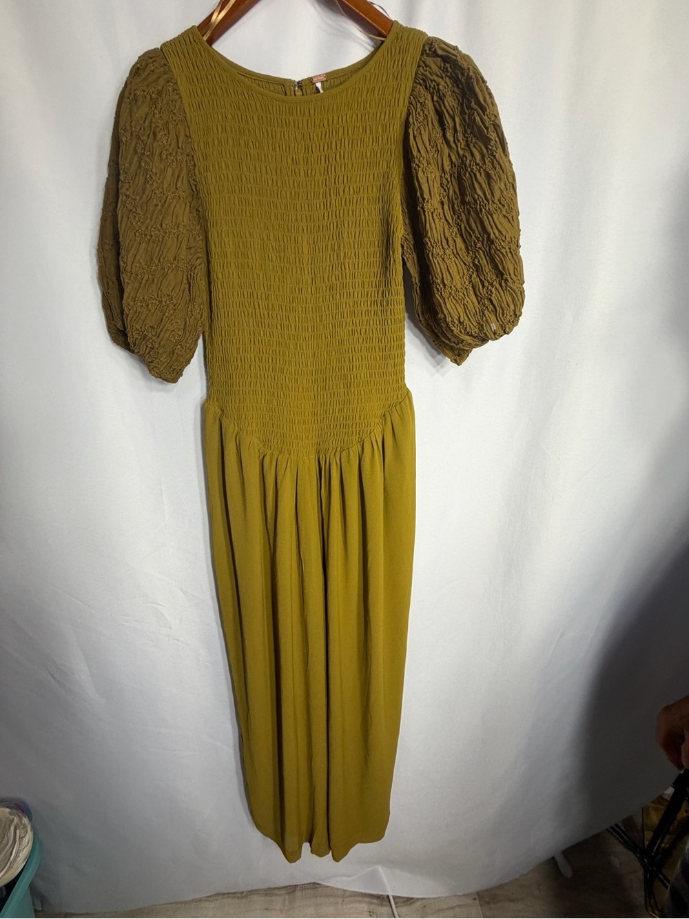 Free People Olive Smocked Bodice Midi Dress with Puff Sleeves size XS new W tags
